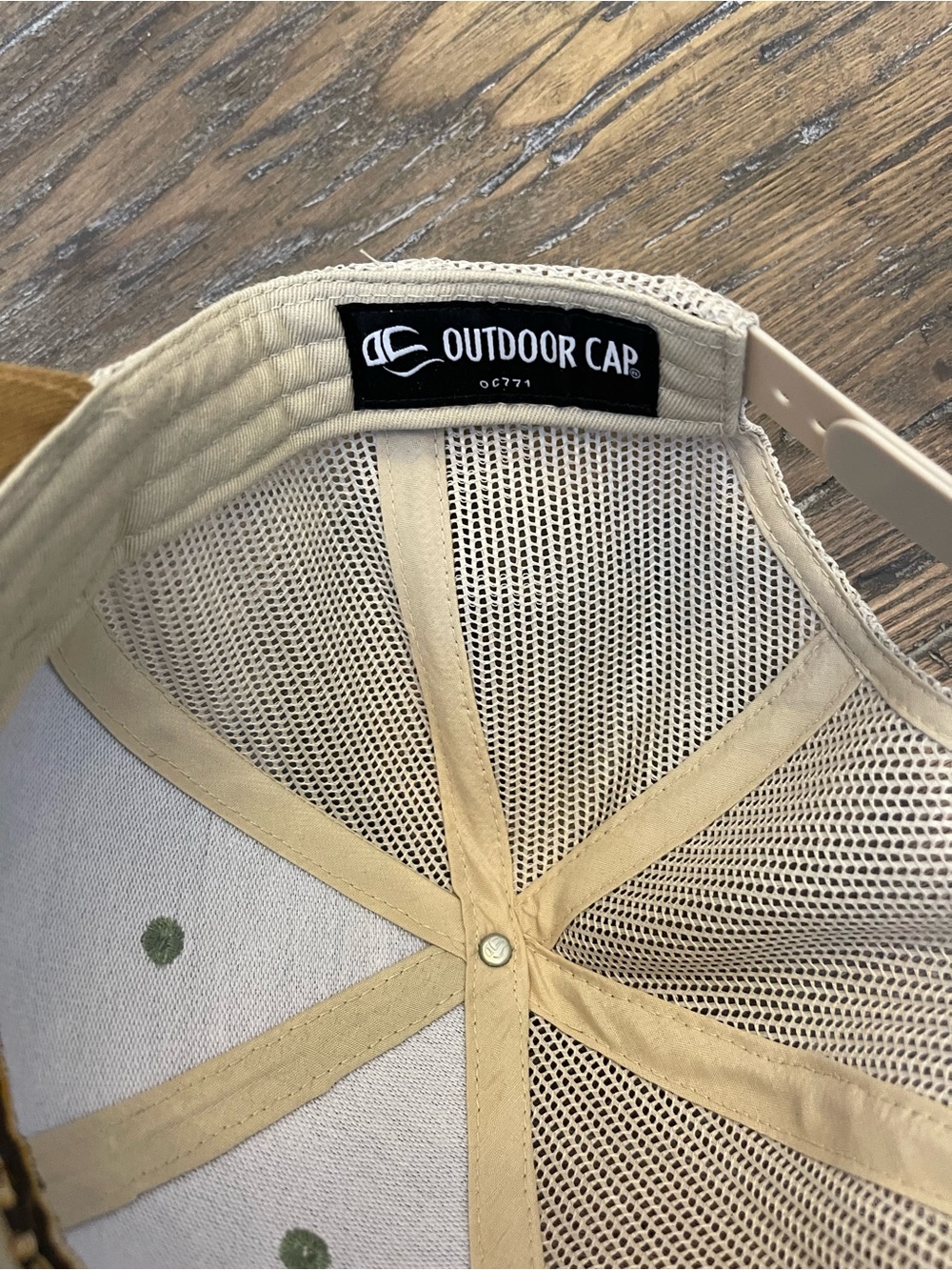 Helena Men’s Two-Tone Mesh Back Trucker Hat - Picture 3 of 4